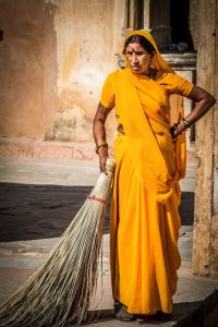 découvrez la richesse des traditions à travers le monde : fêtes, coutumes et pratiques ancestrales qui forgent notre identité culturelle. plongez dans un voyage fascinant au cœur des traditions qui unissent les générations.