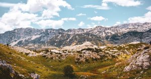 découvrez des paysages à couper le souffle qui vous transporteront vers des horizons enchanteurs. plages paradisiaques, montagnes majestueuses et vallées verdoyantes vous attendent pour une exploration inoubliable.