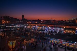 découvrez marrakech, la perle du maroc, où le patrimoine culturel riche se mêle à la beauté des paysages. explorez les souks animés, relaxez-vous dans des riads traditionnels et laissez-vous envoûter par la magie de la place jemaa el-fna. une destination incontournable pour une expérience inoubliable!