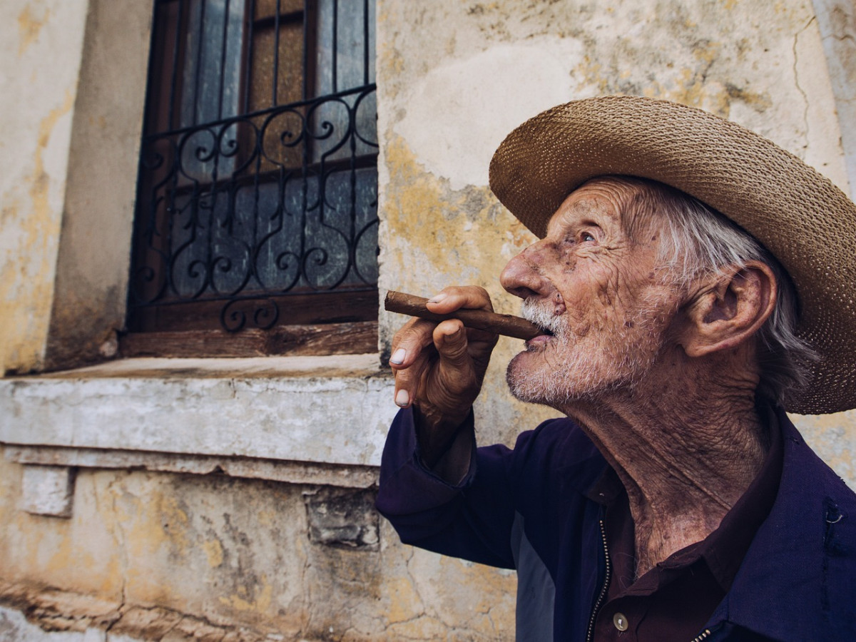 découvrez cuba, une île caribéenne pleine de charme, riche en culture, histoire et paysages époustouflants. explorez ses plages paradisiaques, profitez de sa musique vibrante et savourez sa gastronomie unique. plongez dans l'ambiance chaleureuse de la havane et laissez-vous séduire par la beauté de ce pays fascinant.