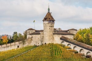 découvrez des sites historiques fascinants qui racontent l'histoire de notre patrimoine culturel. explorez des monuments emblématiques, des ruines anciennes et des musées captivants, chacun révélant des récits uniques et des trésors du passé.