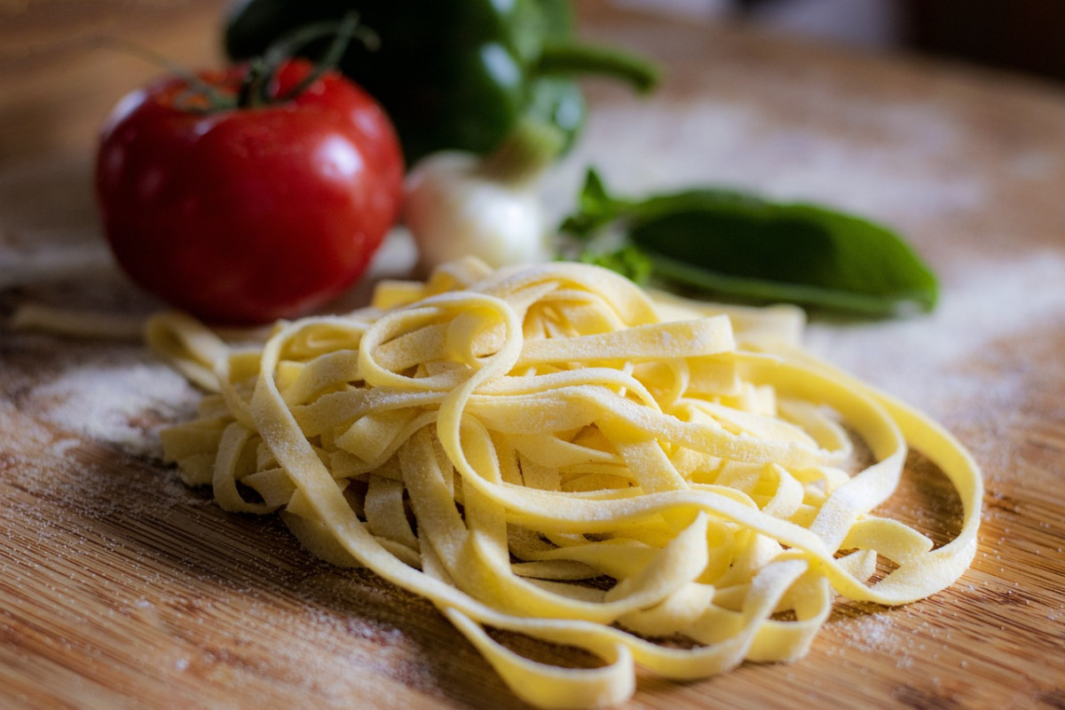 découvrez l'univers fascinant de la gastronomie, où art culinaire et traditions se rencontrent. explorez des recettes savoureuses, des techniques de cuisson innovantes et des ingrédients locaux qui éveilleront vos papilles. plongez dans un voyage gastronomique riche en saveurs et en découvertes.