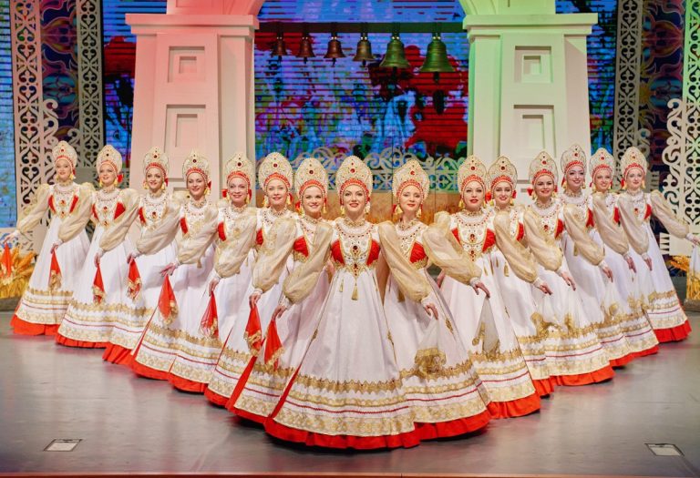 Les costumes folkloriques et leur importance