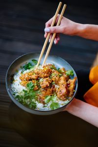 découvrez la richesse et la diversité des cuisines asiatiques, où chaque plat raconte une histoire unique. explorez les saveurs authentiques de la chine, du japon, de la thaïlande et bien d'autres, et laissez-vous séduire par des recettes alliant épices, ingrédients frais et traditions culinaires millénaires.